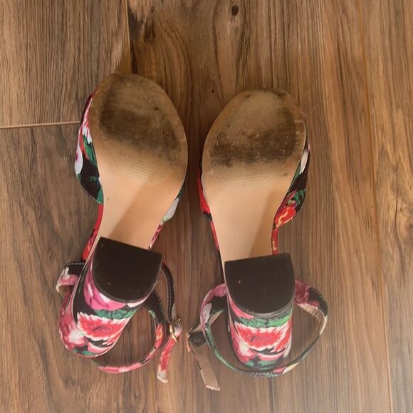 BETSEY JOHNSON Isla Floral Platform Heels - Picture 6 of 8